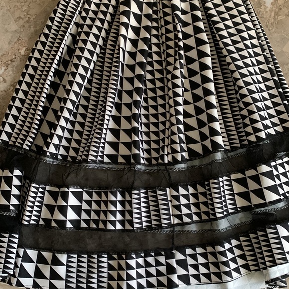 Retro Vintage Inspired Black and White Midi Tea Skirt - Picture 2 of 4